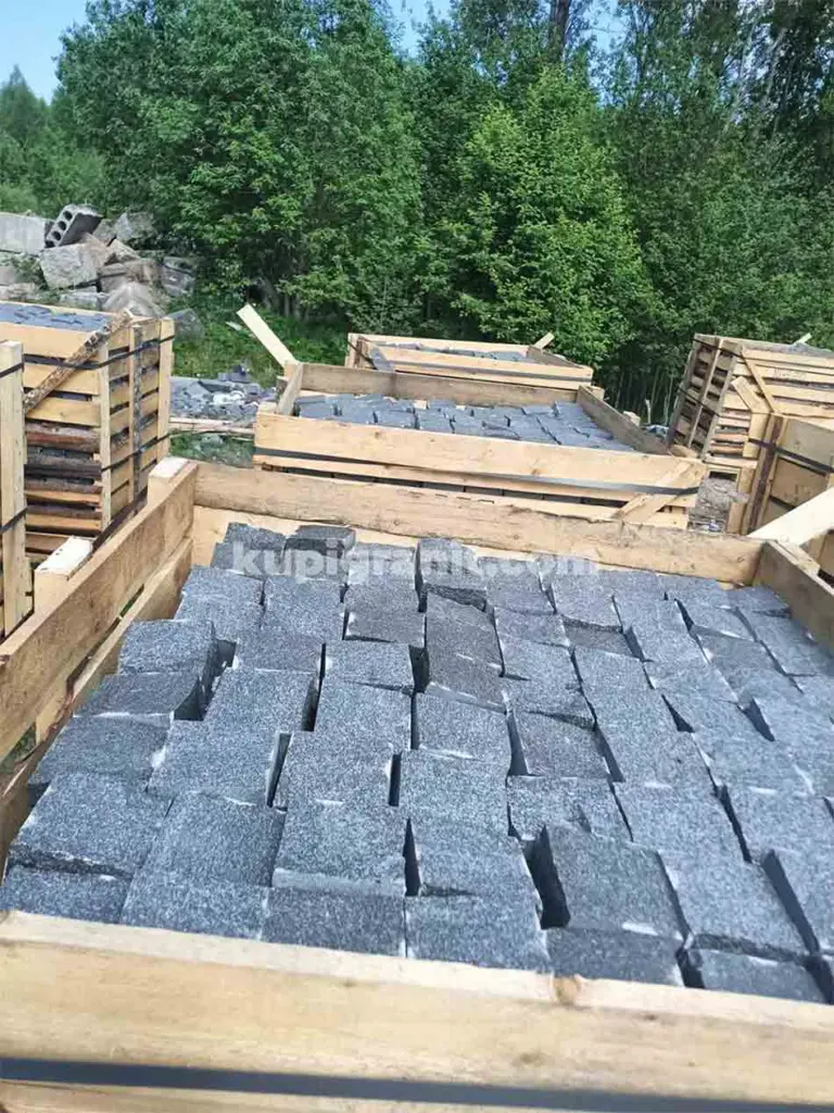 Гранитная брусчатка Габбро 100х100х50 колотая — фото 4