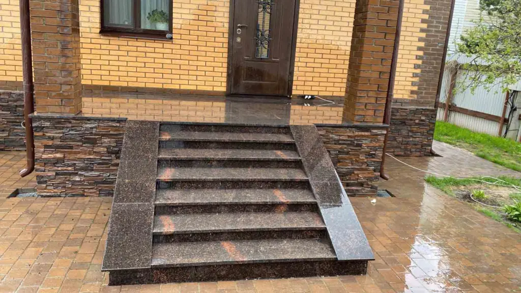 Гранитная ступень Тан Браун 1500х350х30 термо — фото 6